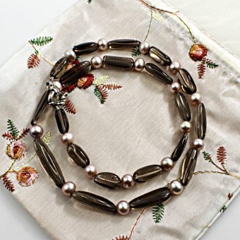 Füstkvarc  kavicsok, köztük gyöngyök elegáns nyaklánc!