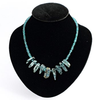 Kianit apatit nyakék