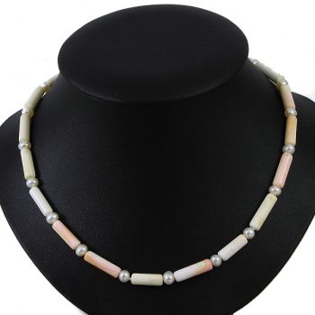 Gyöngy és kagyló nyaklánc