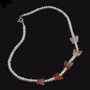 Karneol és gyöngy gyermek nyaklánc