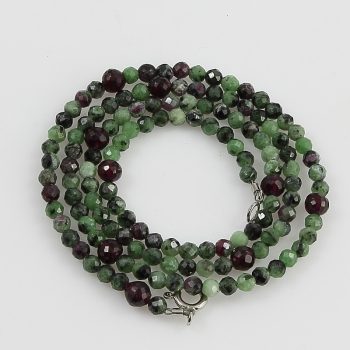 Köves ásványi ékszer Nefrit rubin és gránát nyaklánc