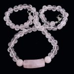 Köves ékszer Rózsakvarc golyók nyaklánc hengeres medállal