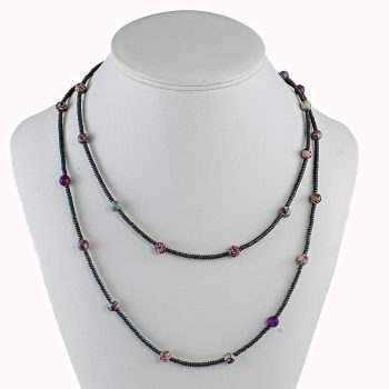 Köves ásványi ékszer Regalit és hematit hosszú nyaklánc