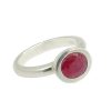 Köves ásványi ékszer rubin fazettált félgömb ezüst gyűrűben