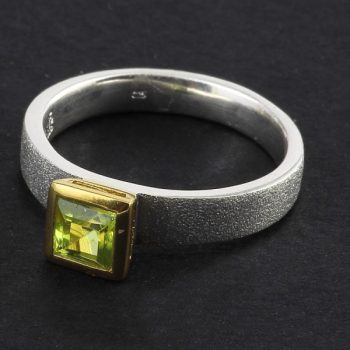 Köves ásványi ékszer Peridottal ezüst gyűrű