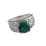 Köves ásványi ékszer Smaragdköves áttört ezüst gyűrű