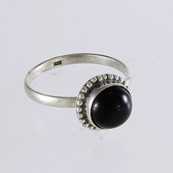 Köves ásványi ékszer Onixos cifra keretes ezüst gyűrű