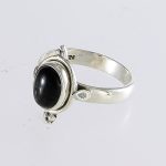 Köves ásványi ékszer Ovál onixos ezüst gyűrű