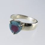 Köves ásványi ékszer 3 szö rubin-fuchsit  gyűrűben