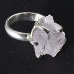 Köves ásványi ékszer Kunzit nyers kő ezüst gyűrűben